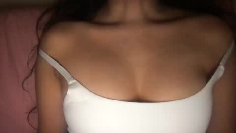 Snapshot of lailayousef chatting on December 2024 12:52:02 AM Laila Yousef online show from December 2024 12:52:02 AM