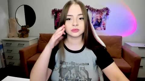 Snapshot of lain__ chatting on November 2025 10:55:02 PM Kira online show from November 2025 10:55:02 PM