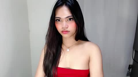 laire online show from April 2026 06:00:02 AM