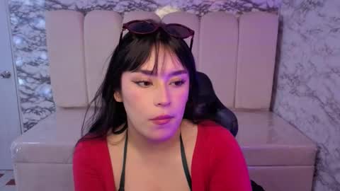 Snapshot of laksmy_v chatting on December 2025 12:55:01 PM Hi Stream 800am to 200pm online show from December 2025 12:55:01 PM