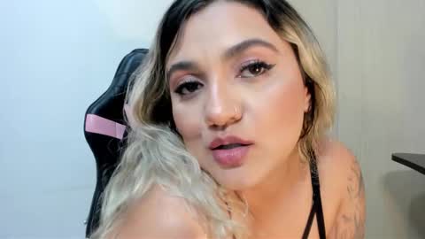 Lala online show from December 2025 10:14:01 PM