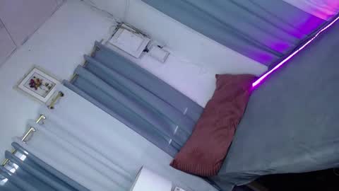 Elle 3 online show from February 2025 03:01:02 AM