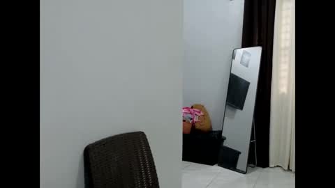 Snapshot of lalaineexx chatting on February 2026 08:27:02 AM Bellaaa 333 online show from February 2026 08:27:02 AM