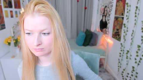 Laly online show from December 2024 07:00:02 PM