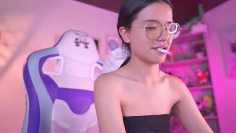 Snapshot of lana_dreams_ chatting on November 2025 02:21:01 AM Lana online show from November 2025 02:21:01 AM