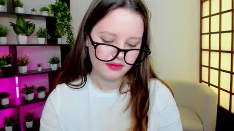 Lana online show from November 2025 02:21:01 AM