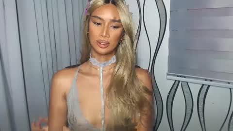 Snapshot of lanadel_hilton chatting on February 2025 02:54:02 PM Lana online show from February 2025 02:54:02 PM