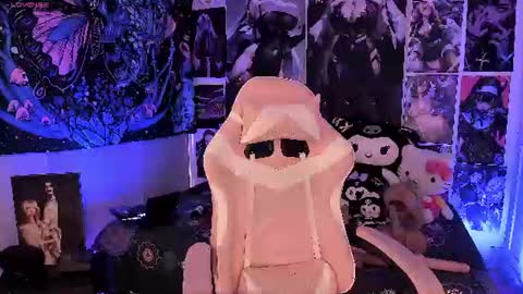 LanaKyutt666 online show from June 2026 06:42:01 PM