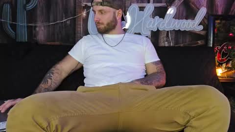 Snapshot of lancehardwood222 chatting on December 2024 01:19:01 AM LANCE online show from December 2024 01:19:01 AM