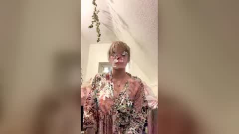 Snapshot of laneybel chatting on December 2025 06:55:02 AM laneybel online show from December 2025 06:55:02 AM