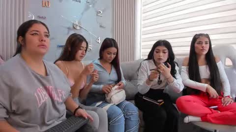 lanna_as online show from October 2025 02:25:02 PM