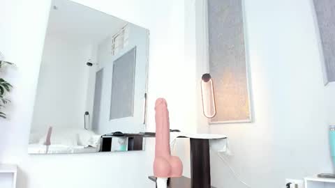 Lanna miley Russo  online show from February 2026 08:47:01 AM