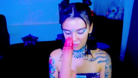 Snapshot of lannie_gonzales chatting on May 2026 08:05:02 PM LANNIE online show from May 2026 08:05:02 PM