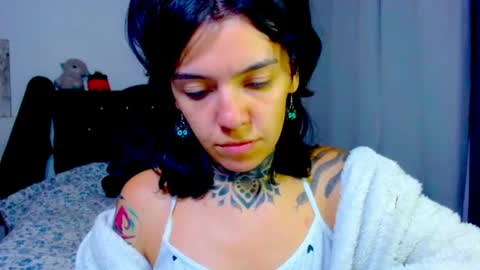 Snapshot of lannie_gonzales chatting on June 2026 01:40:01 AM LANNIE online show from June 2026 01:40:01 AM