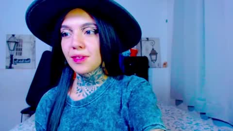 Snapshot of lannie_gonzales chatting on June 2026 11:32:02 PM LANNIE online show from June 2026 11:32:02 PM