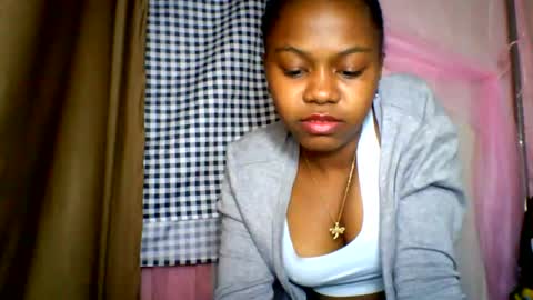 Snapshot of lara_belle chatting on June 2026 04:59:01 PM lara_belle online show from June 2026 04:59:01 PM