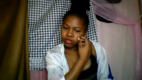 Snapshot of lara_belle chatting on July 2026 11:37:02 AM lara_belle online show from July 2026 11:37:02 AM