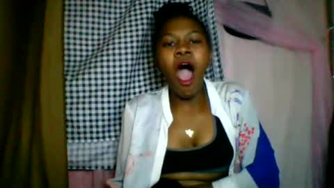Snapshot of lara_belle chatting on July 2026 12:50:01 AM lara_belle online show from July 2026 12:50:01 AM