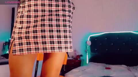 Snapshot of lara_brunette chatting on December 2024 12:03:01 PM Lara Brunette  online show from December 2024 12:03:01 PM