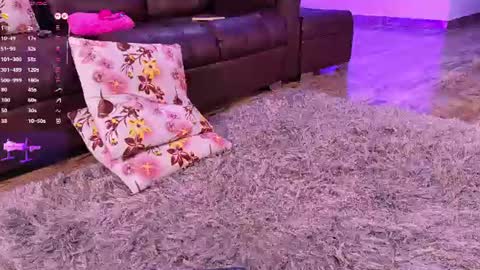 Snapshot of lara_giraldo chatting on July 2026 10:32:01 AM Hello Guys I am Lara Giraldo WELCOME To my room online show from July 2026 10:32:01 AM