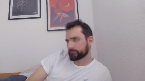 laraaan online show from March 2026 12:05:01 PM