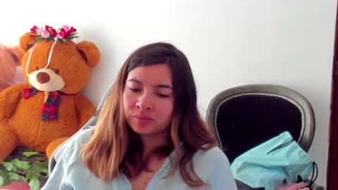 Snapshot of laracat18 chatting on May 2026 01:50:02 PM Lara online show from May 2026 01:50:02 PM