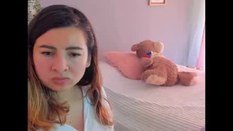 Snapshot of laracat18 chatting on May 2026 05:21:02 PM Lara online show from May 2026 05:21:02 PM