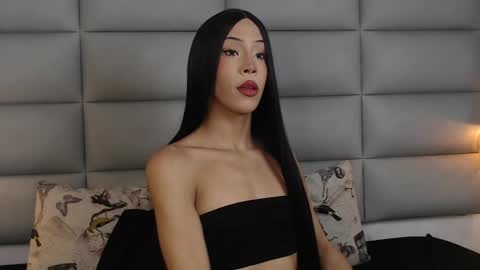 lara online show from February 2025 08:39:01 PM