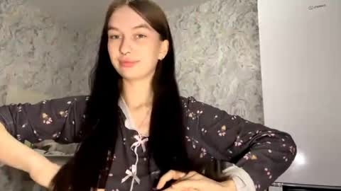 lara online show from April 2026 10:11:01 PM