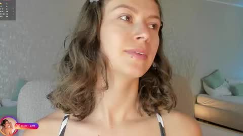 Snapshot of laralane_ chatting on October 2025 01:37:01 PM Lara online show from October 2025 01:37:01 PM