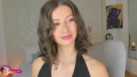 Snapshot of laralane_ chatting on November 2025 01:43:02 PM Lara online show from November 2025 01:43:02 PM