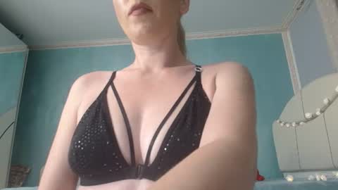 LaraLane online show from June 2026 07:27:01 PM