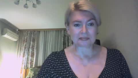 Snapshot of laramrs chatting on October 2025 04:18:02 PM laramrs online show from October 2025 04:18:02 PM