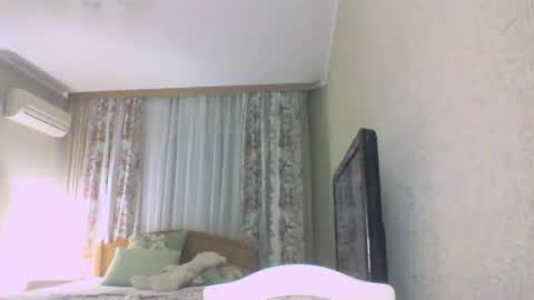 Snapshot of laramrs chatting on October 2025 04:42:02 PM laramrs online show from October 2025 04:42:02 PM