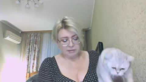 Snapshot of laramrs chatting on November 2025 01:54:02 PM laramrs online show from November 2025 01:54:02 PM