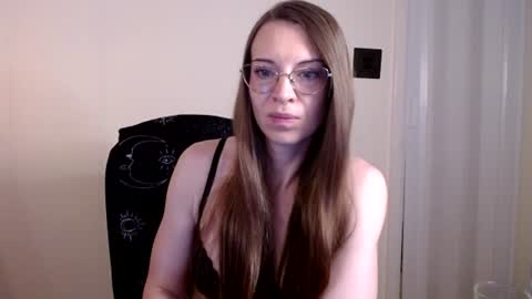 Snapshot of larawintersxxx chatting on June 2026 06:49:01 PM larawintersxxx online show from June 2026 06:49:01 PM