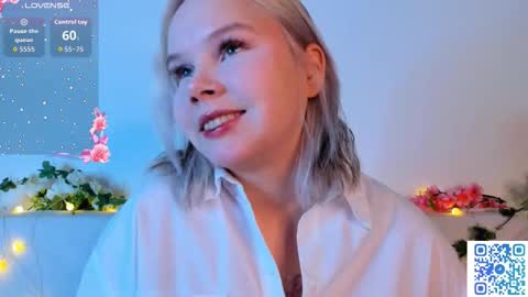 Snapshot of large_ocean chatting on November 2025 10:55:02 PM Rose online show from November 2025 10:55:02 PM