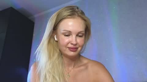 Snapshot of larine_morgan chatting on July 2026 05:21:02 AM LarineGMT7 UTC6 online show from July 2026 05:21:02 AM