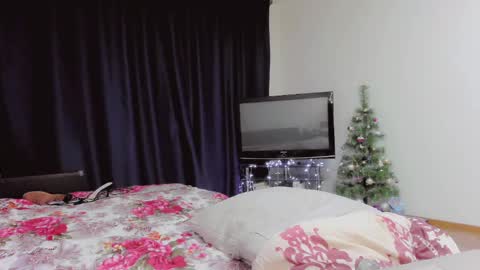 Snapshot of larisa_dolbimaya chatting on January 2025 03:02:01 PM Larisa Lavriki online show from January 2025 03:02:01 PM