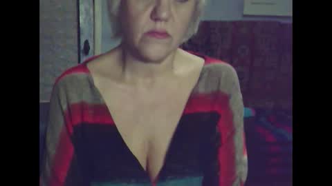 larisaq4ugo24 online show from January 2025 05:15:01 PM