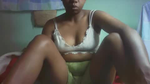 larissa645771 online show from November 2025 02:45:02 AM