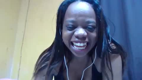 larissa645771 online show from April 2026 07:58:01 PM