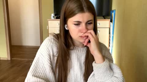 Snapshot of larrainewildenberg chatting on October 2025 12:05:01 PM I am Jane ntmu Lets hit 10 Thumbs Up together online show from October 2025 12:05:01 PM