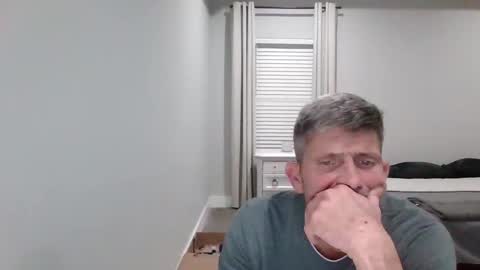 Snapshot of larry77733217 chatting on December 2025 02:17:01 AM larry77733217 online show from December 2025 02:17:01 AM