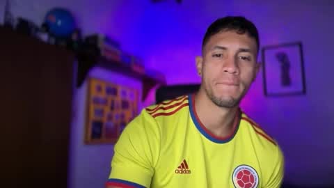 Snapshot of larry_jones chatting on November 2025 01:12:02 PM andrew online show from November 2025 01:12:02 PM