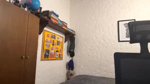 Snapshot of larry_jones chatting on November 2025 01:10:02 PM andrew online show from November 2025 01:10:02 PM