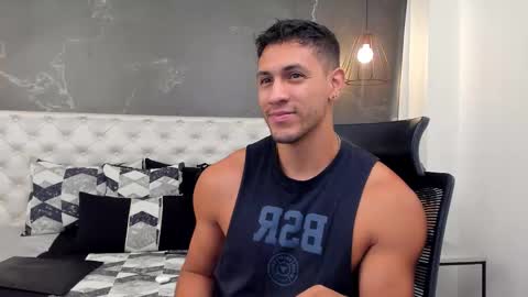 Snapshot of larry_jones chatting on November 2025 01:21:02 PM andrew online show from November 2025 01:21:02 PM