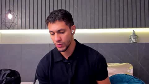 Snapshot of larry_jones chatting on December 2025 01:16:02 PM andrew online show from December 2025 01:16:02 PM