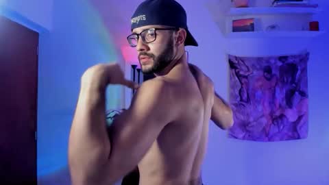 Snapshot of larry_stewart chatting on December 2025 01:40:01 PM larry_stewart online show from December 2025 01:40:01 PM