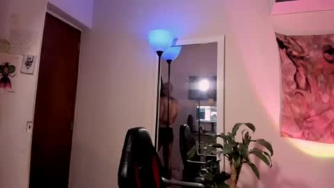 Snapshot of larry_stewart chatting on July 2026 12:50:01 AM larry_stewart online show from July 2026 12:50:01 AM